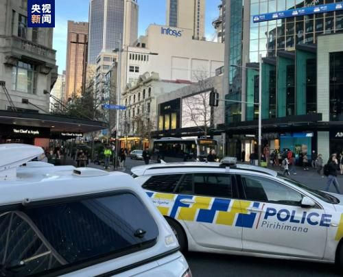 米奥米·库鲁克享受